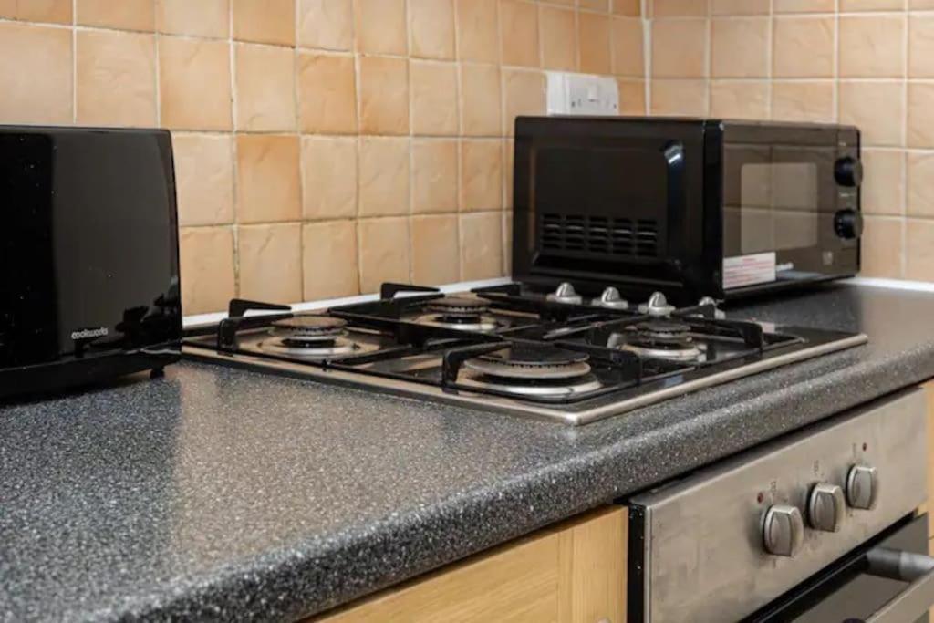 Tranquil 1Br In South Bank With Onsite Parking Apartment London Exterior photo